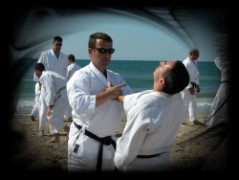 Monsieur Laurent Fourmont ex&eacute;cutant " Mune Osae Dori "