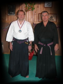 Ma&icirc;tre Jacques Jean Qu&eacute;ro, "Shi-Han" de JuJitsu Traditionnel, Professeur dipl&ocirc;m&eacute; d'Etat 2&egrave;me degr&eacute; et du Japon, et Monsieur Dominique Szczesny du CJJT de Meaux, "Renshi".